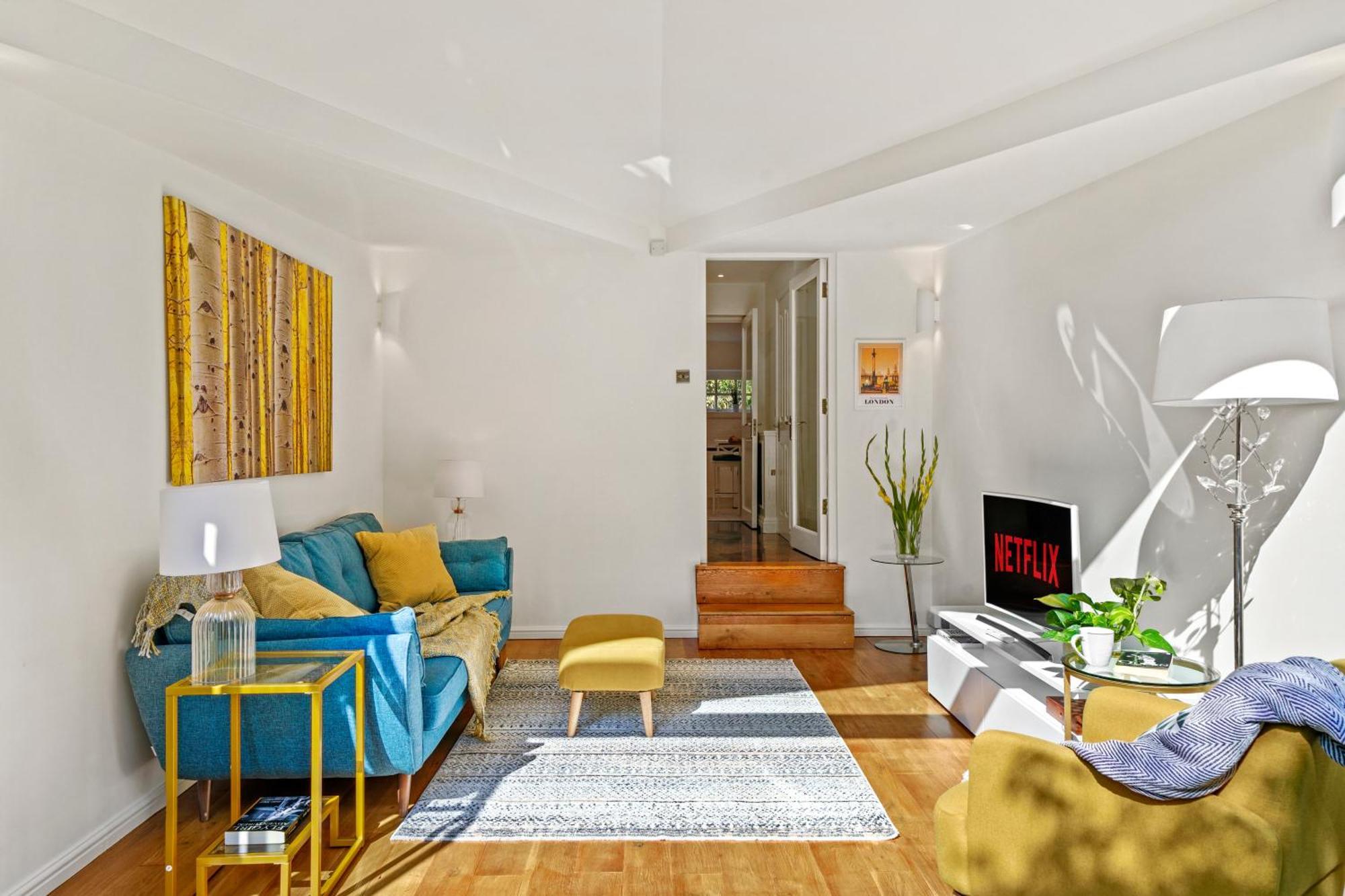 3 Bedroom Mews Home - Clapham Common - Free Private Parking - Sleeps 5 - Newly Refurbished - Sweetpea & Pillow Properties London Luaran gambar