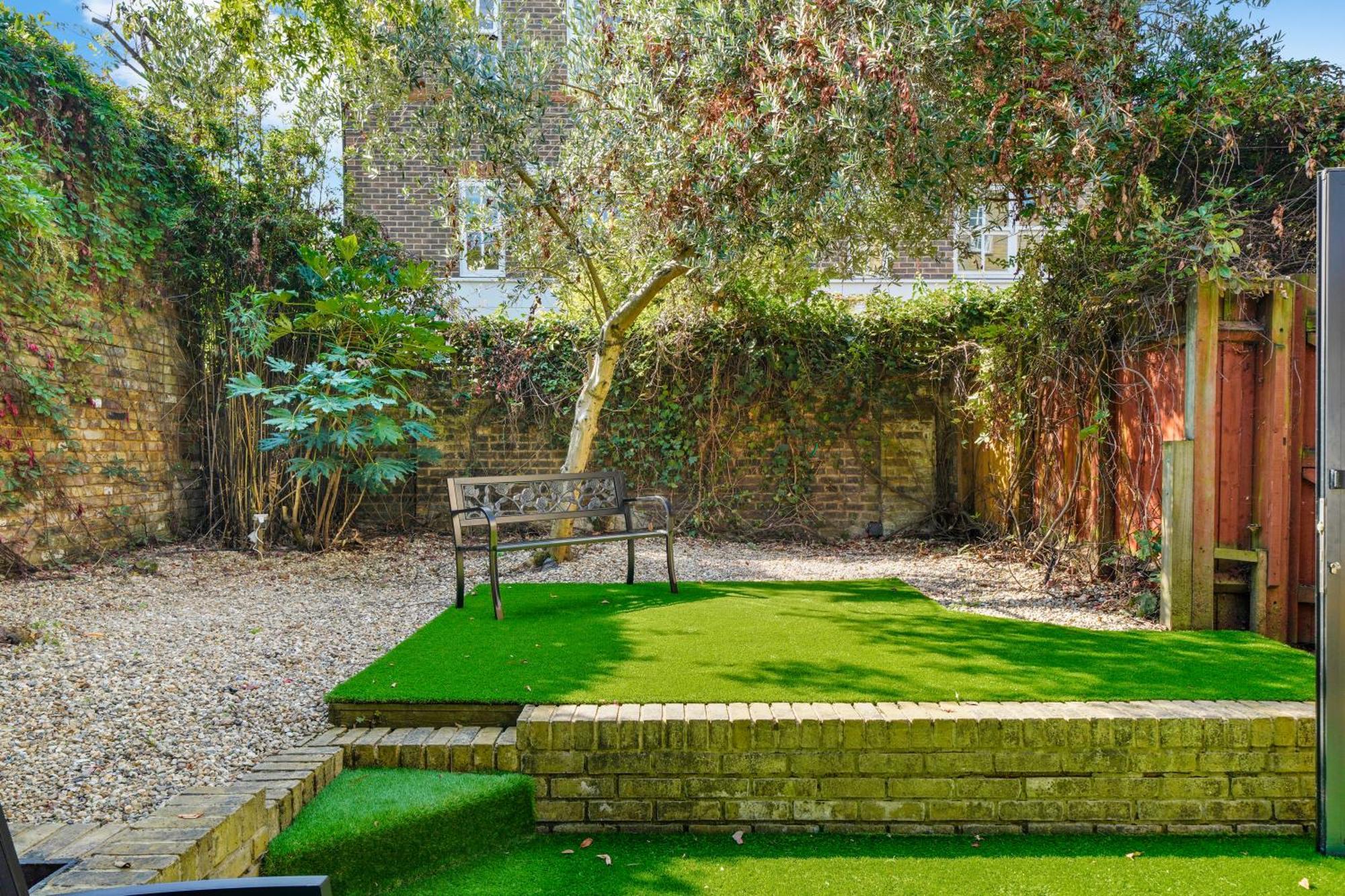3 Bedroom Mews Home - Clapham Common - Free Private Parking - Sleeps 5 - Newly Refurbished - Sweetpea & Pillow Properties London Luaran gambar