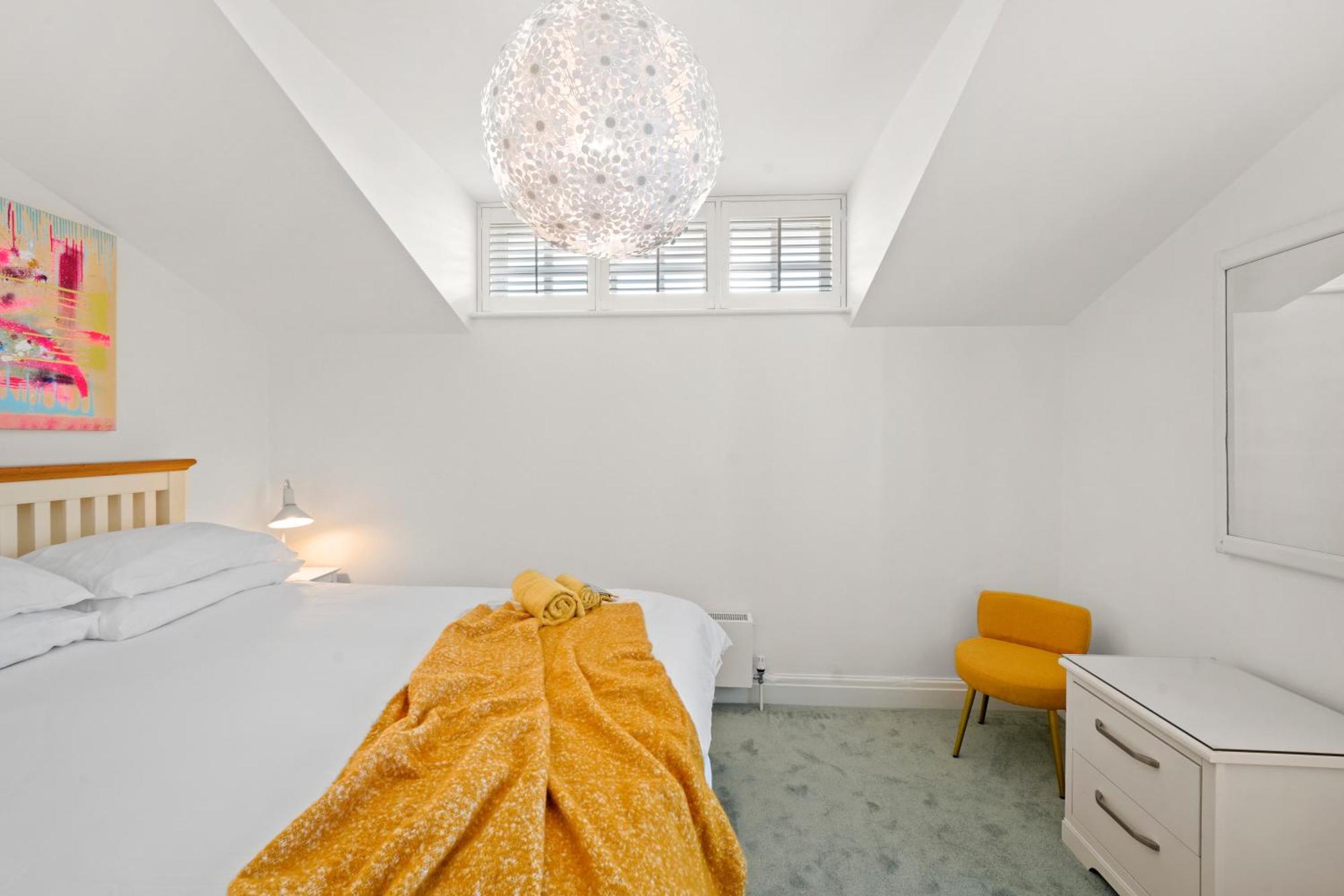 3 Bedroom Mews Home - Clapham Common - Free Private Parking - Sleeps 5 - Newly Refurbished - Sweetpea & Pillow Properties London Luaran gambar