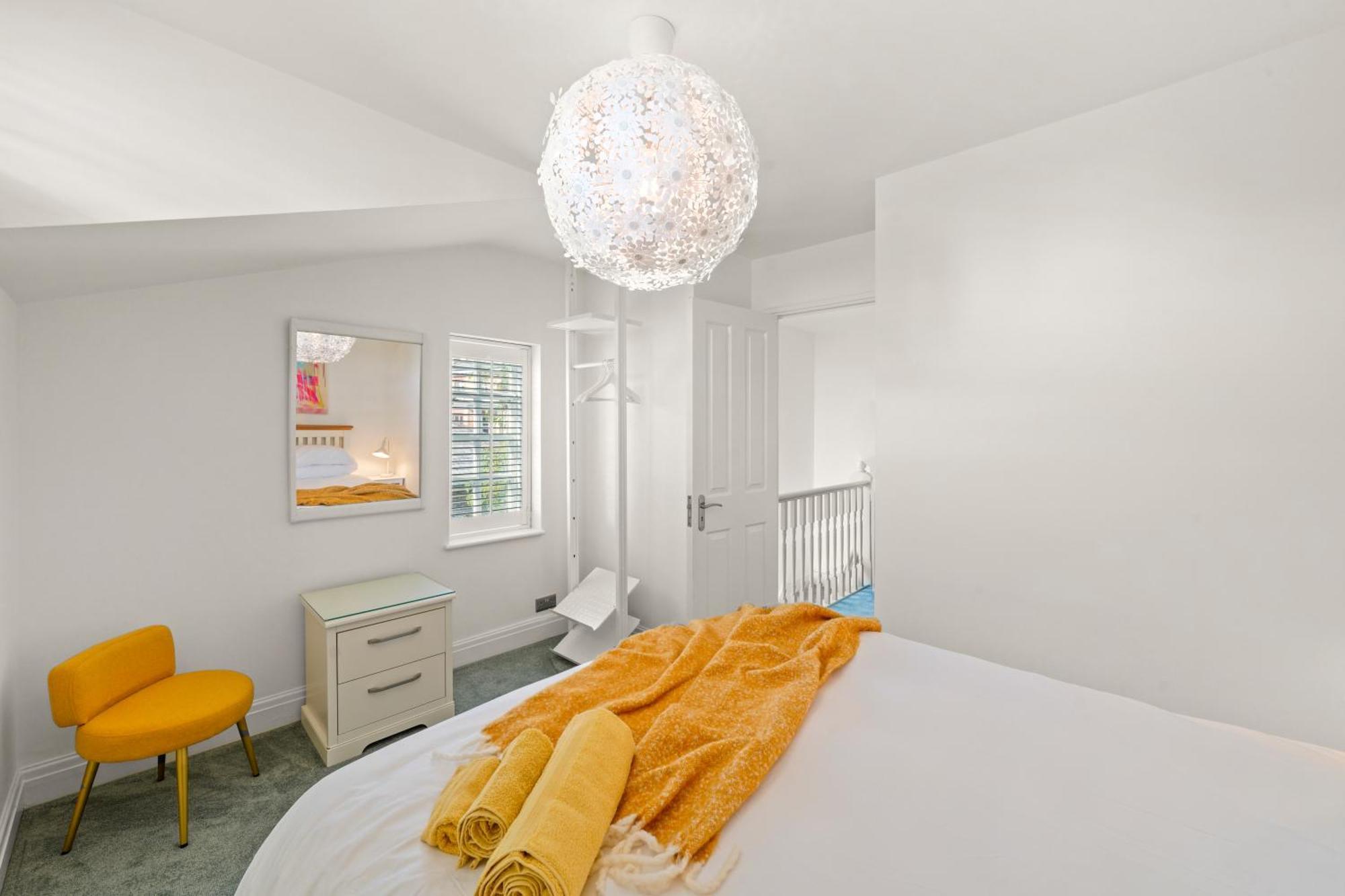 3 Bedroom Mews Home - Clapham Common - Free Private Parking - Sleeps 5 - Newly Refurbished - Sweetpea & Pillow Properties London Luaran gambar