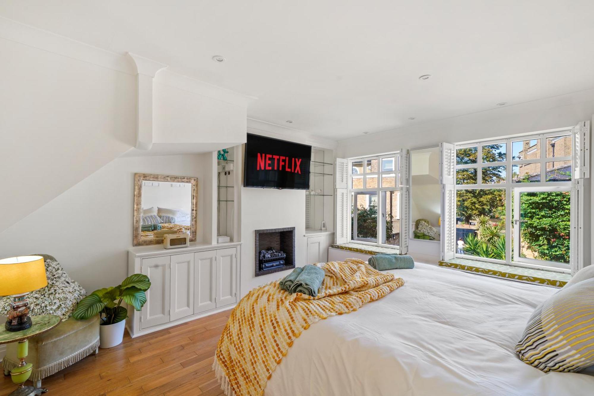 3 Bedroom Mews Home - Clapham Common - Free Private Parking - Sleeps 5 - Newly Refurbished - Sweetpea & Pillow Properties London Luaran gambar