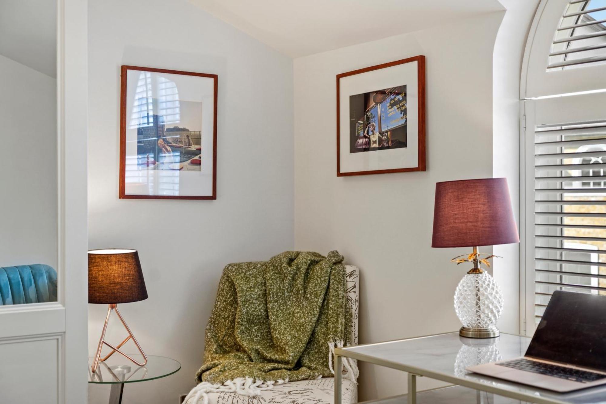 3 Bedroom Mews Home - Clapham Common - Free Private Parking - Sleeps 5 - Newly Refurbished - Sweetpea & Pillow Properties London Luaran gambar